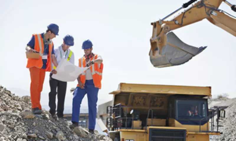 La SCT dijo que este mes se terminarán obras con una inversión superior a los 45,000 mdp. (Foto: Getty Images)