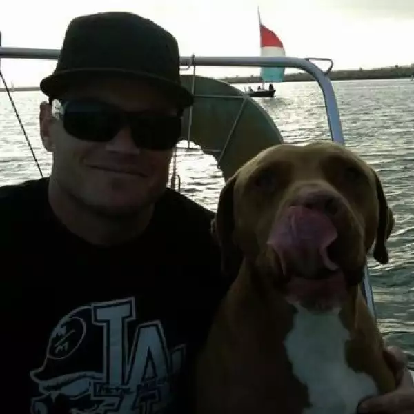 Burton Jenner, hermanastro de las Kardashian mantiene un bajo perfil, sin embargo nos enteramos gracias a su Twitter que es gran aficionado a los autos.