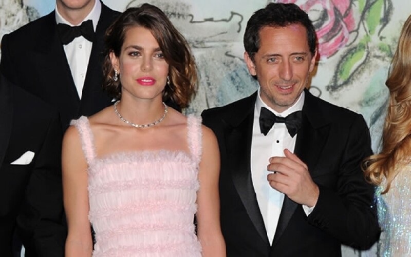 El padre del bebé es Gad Elmaleh, actual novio de Carlota.