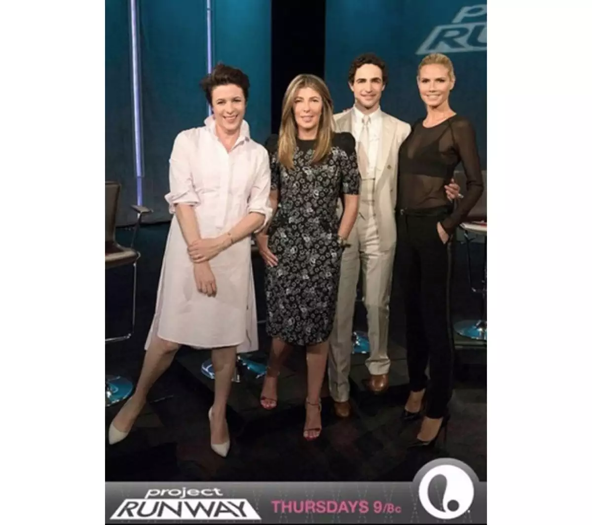 Posen publicó esta imagen en su Instagram del capítulo de esta noche del reality show, junto a la guapa paresentadora y los jueces.