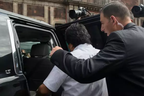 Guardia a cargo de Evo Morales 3.jpg