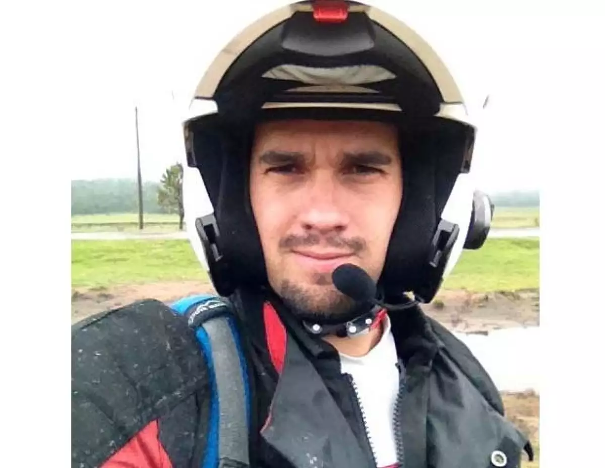 El empresario de 35 años aún no encuentra a la mujer de su vida, así que por ahora disfruta la vida recorriendo los rincones de México con su motocicleta.