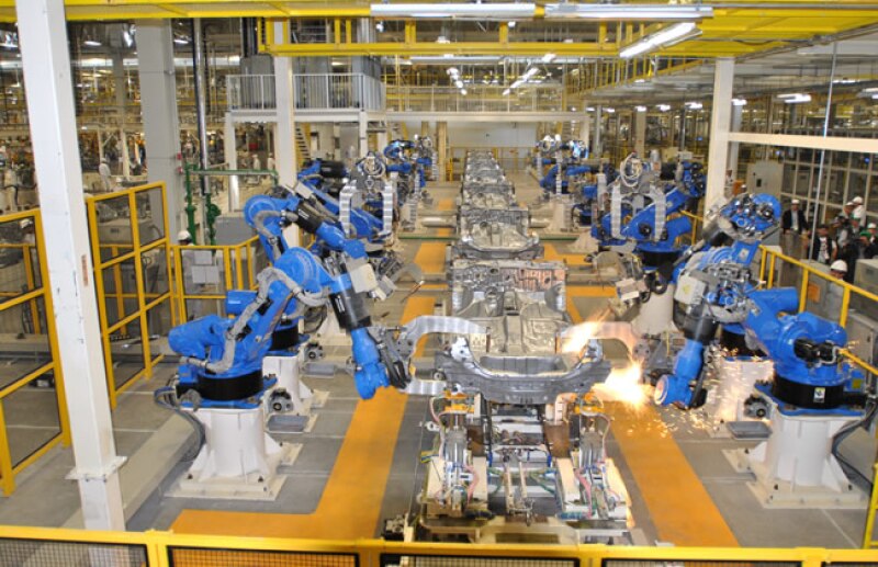 Hay 100 robots Motoman en el �rea de soldadura