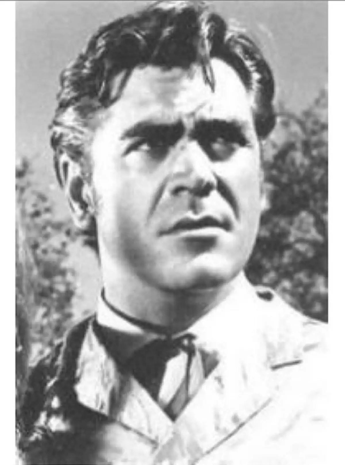 La actriz envía a su papá, el actor Eric del Castillo, un emotivo mensaje por su 81 aniversario a través de Instagram.