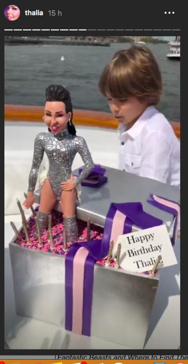 Pastel de cumpleaños de Thalía en su fiesta sorpresa