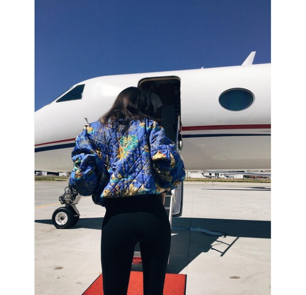 Presumiendo su estilo en Hermès.