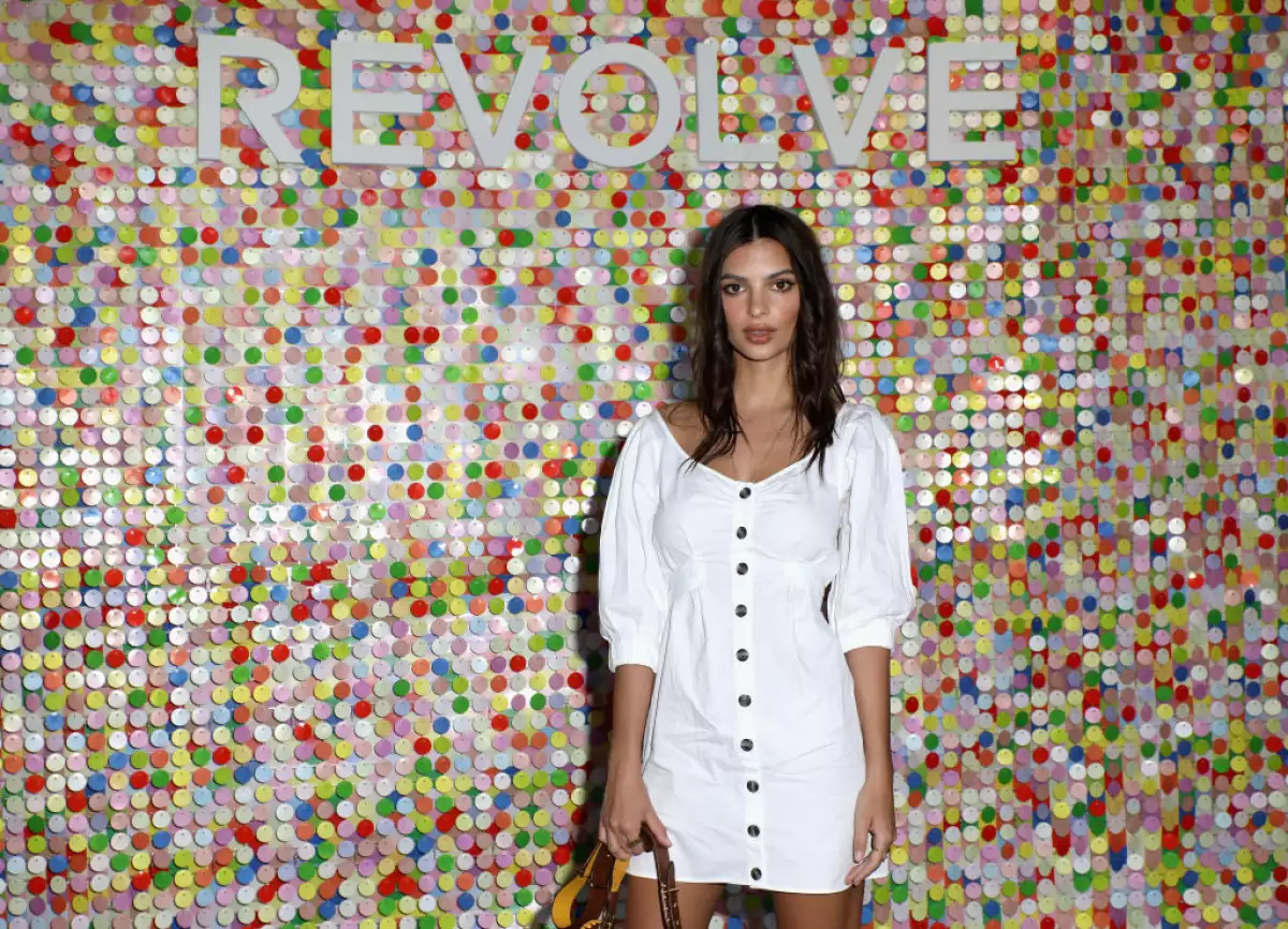 Emily Ratajkowski