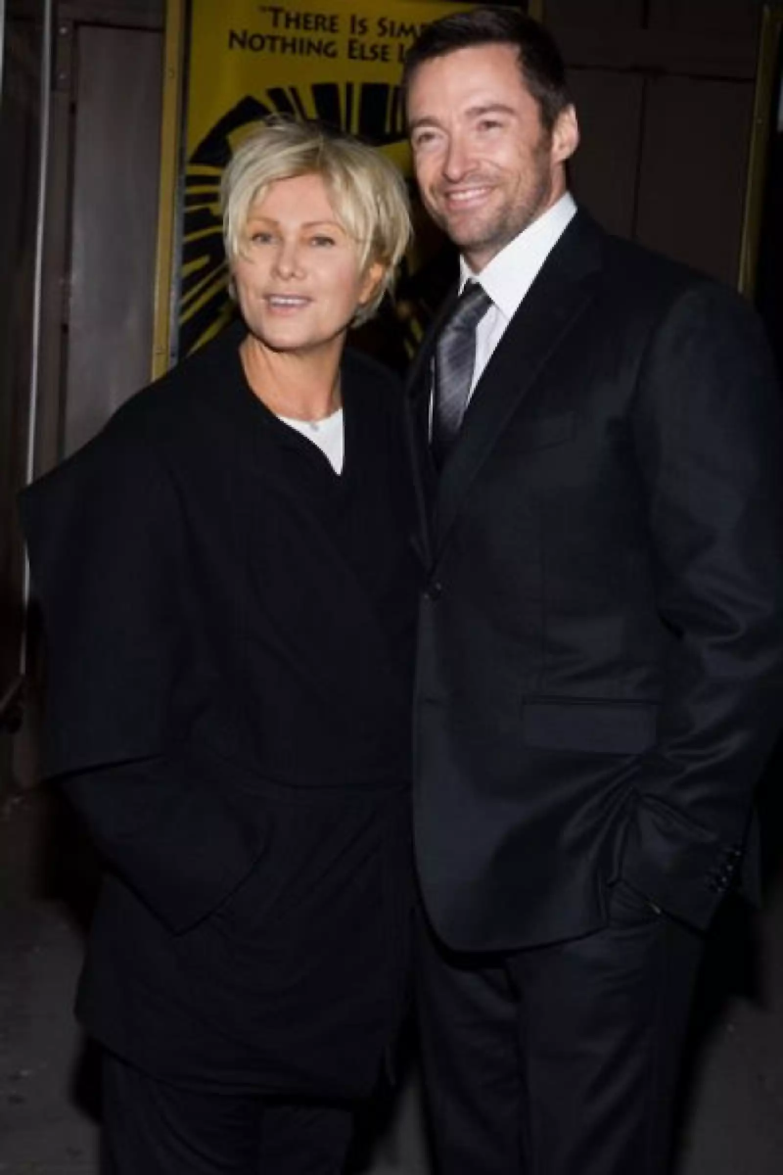 Hay quien dice que la esposa de Hugh Jackman, la actriz australiana Deborra Lee-Furness no es tan guapa como su marido...