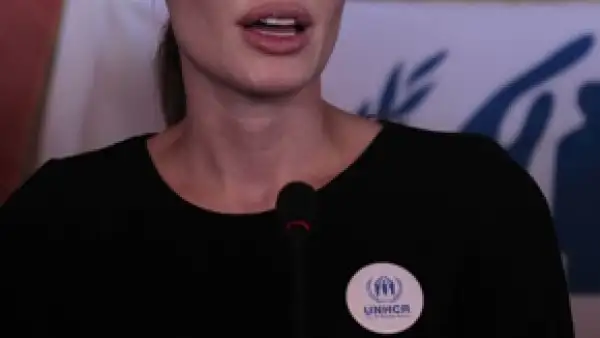 La actriz agradeció a dicho país por mostrar interés con todos los sirios que huyen de su nación por la violencia que viven.