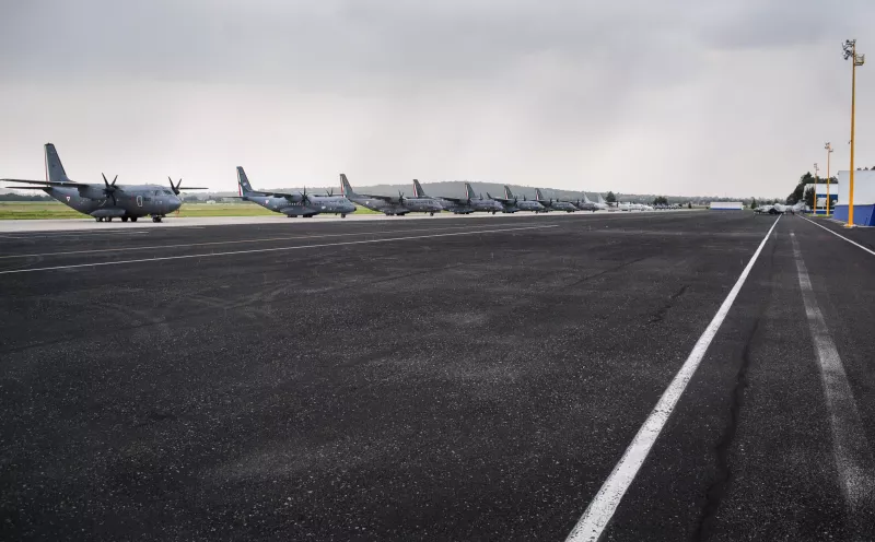 A la defensa de Santa Lucía. El presidente electo Andrés Manuel López Obrador insistió en que es viable construir el aeropuerto en la base militar. 