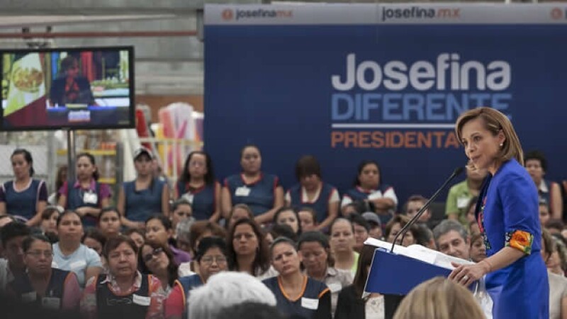 josefina vazquez mota se reúne con mujeres en empresa textil de aguascalientes