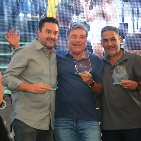 Arturo Cervantes Villaseñor, Víctor Charles y Ernesto Casas