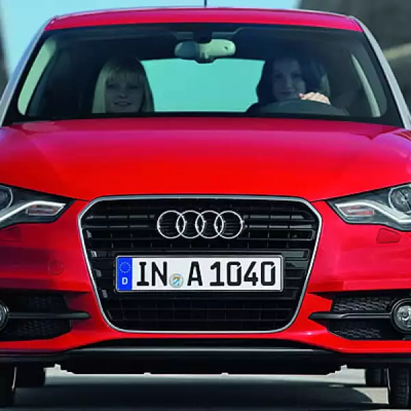 Su velocidad máxima es de 203 km/h, acelera de 0 a 100 km/h en 8.9 segundos y tiene un consumo de combustible combinado de 18.9 km/h.