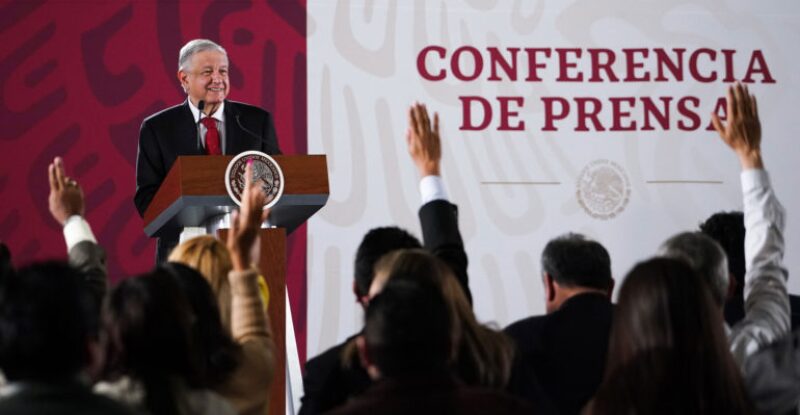 AMLO critica (otra vez) a la prensa que no apoya la "transformación"