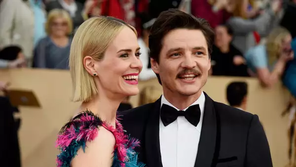 Sarah Paulson le prestaba dinero a Pedro Pascal