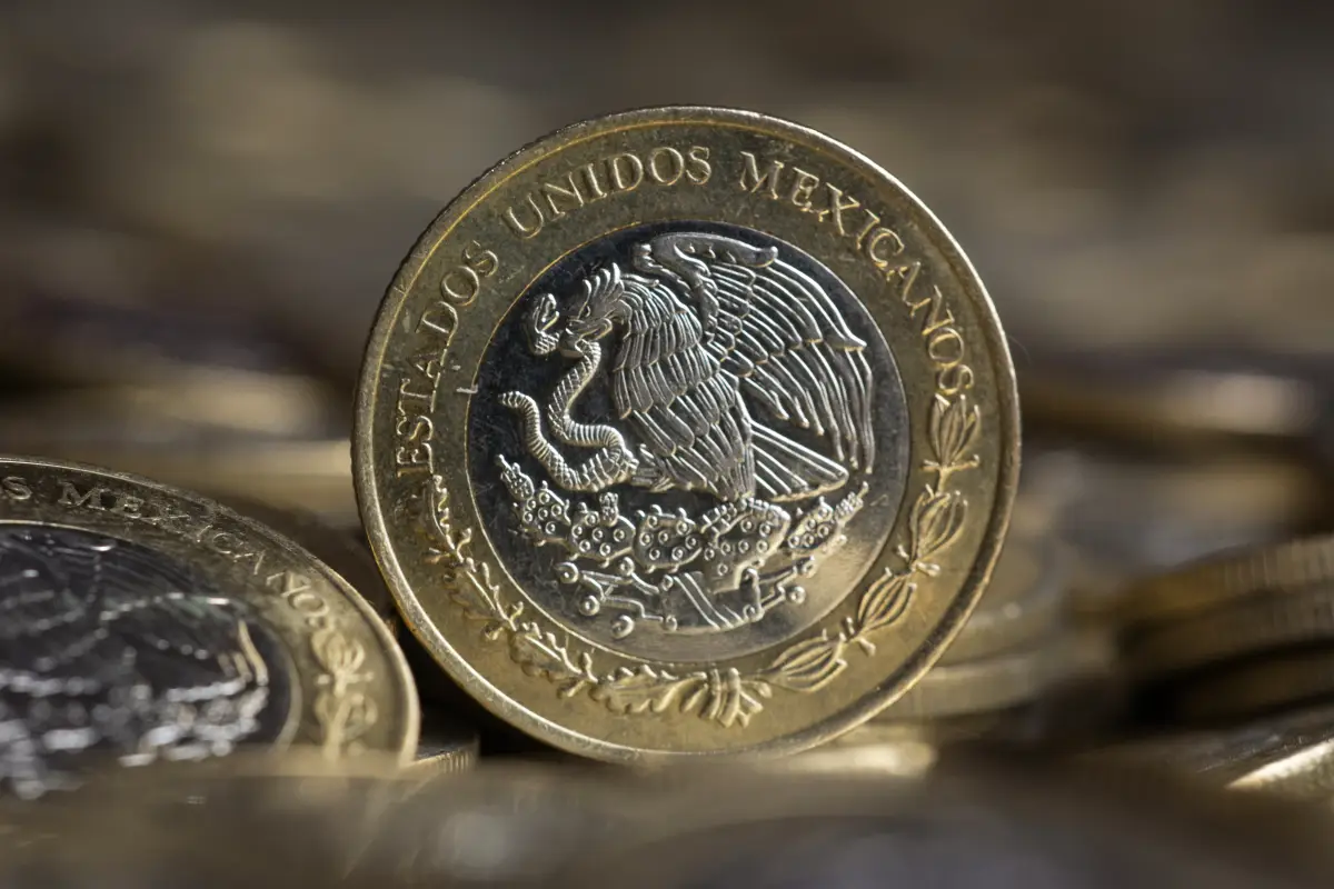 Peso y dólar