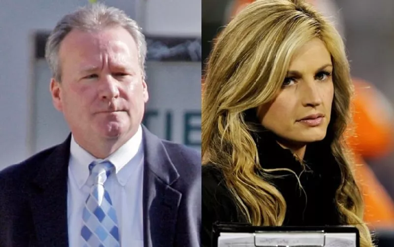 Michael David Barrett admitió haber alquilado habitaciones de hotel contiguas a las de Erin Andrews en tres ocasiones en el 2008 y haberla grabado dos videos mientras ésta estaba desnuda.