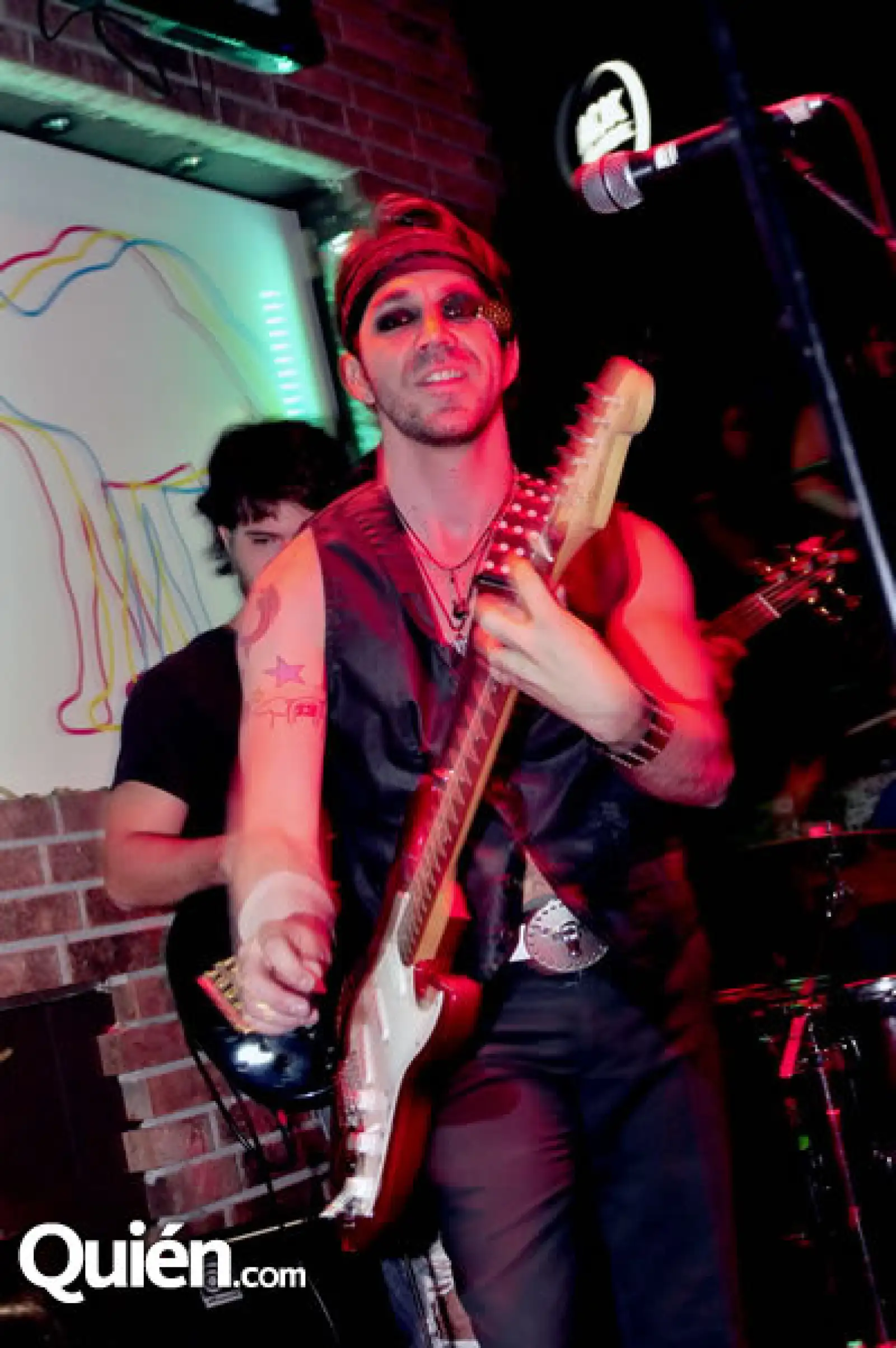 Alberto Sada presenta Tributo a Moderatto