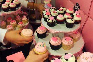 Katie organizó un inolvidable festejo para su hija.