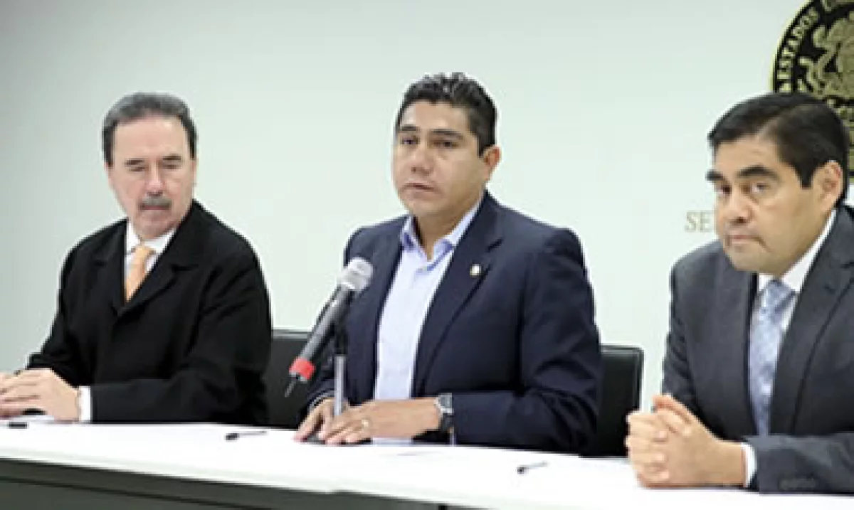 Jorge Luis Preciado (centro) pidió garantía de que la reforma energética no será utilizada con fines políticos. (Foto: Cuartoscuro)