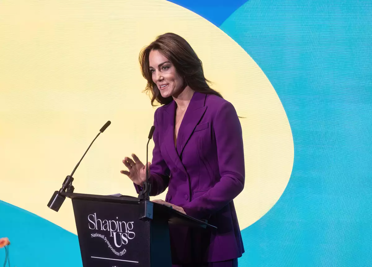 Kate Middleton en el Simposio Nacional Shaping Us en el Museo de Diseño de Londres.