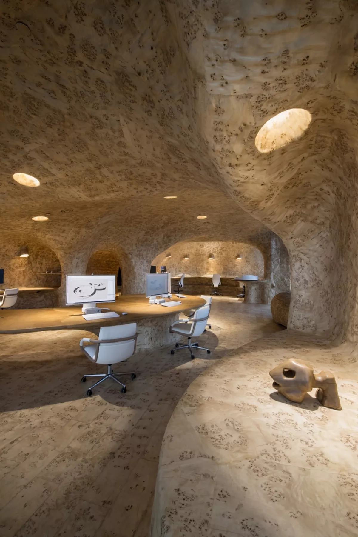 oficina-cueva-javier-senosiain.jpg