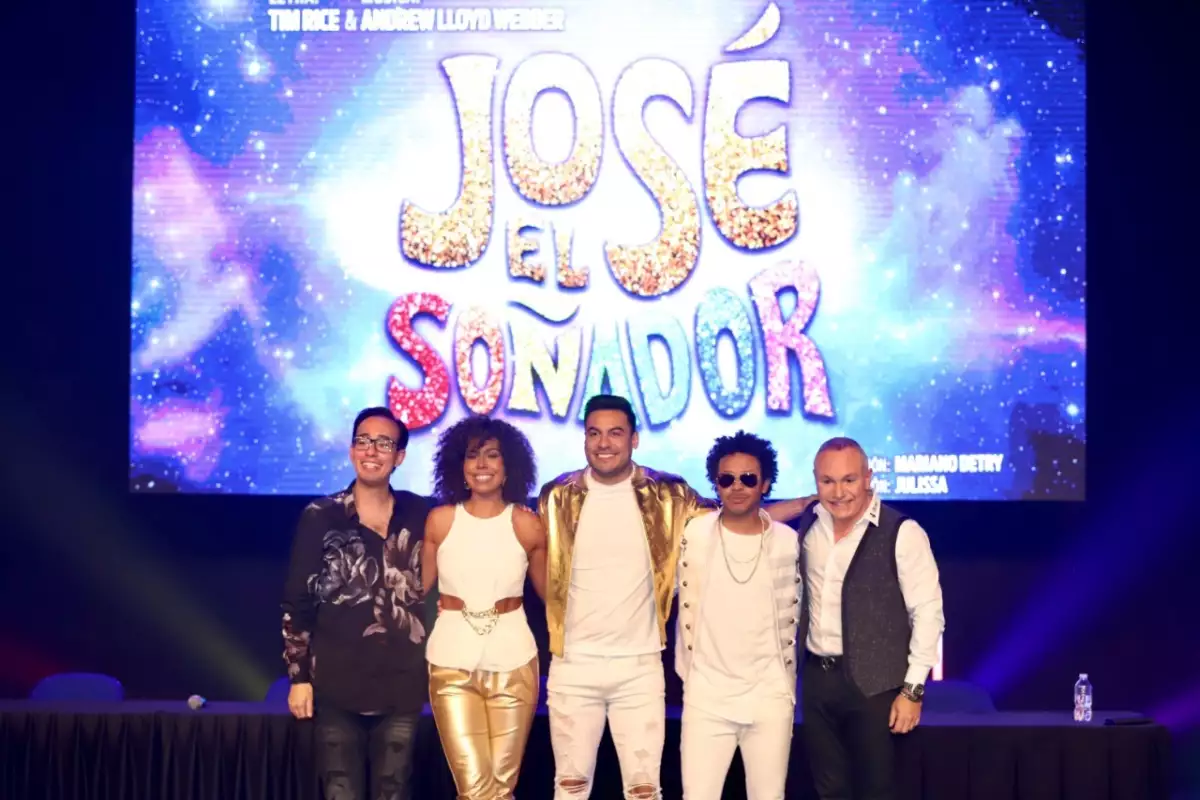 Guillermo Wiechers, Fela Domínguez, Carlos Rivera, Kalimba y Alejandro Gou