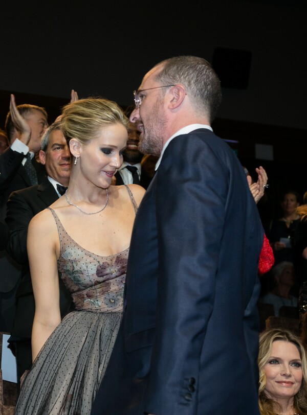 Jennifer Lawrence y Darren Aronofsky en la premiere de Mother!