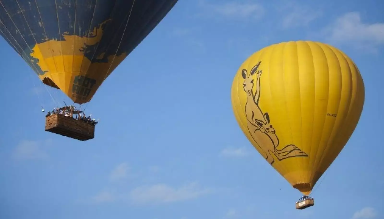 Quienes quieran tener una vista más cercana, pueden tomar parte de un viaje en globo en Atherton Tablelands, localizado al oeste de Cairns