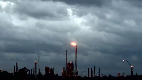Ingresos públicos quedan por debajo de lo esperado debido a la caída del petróleo