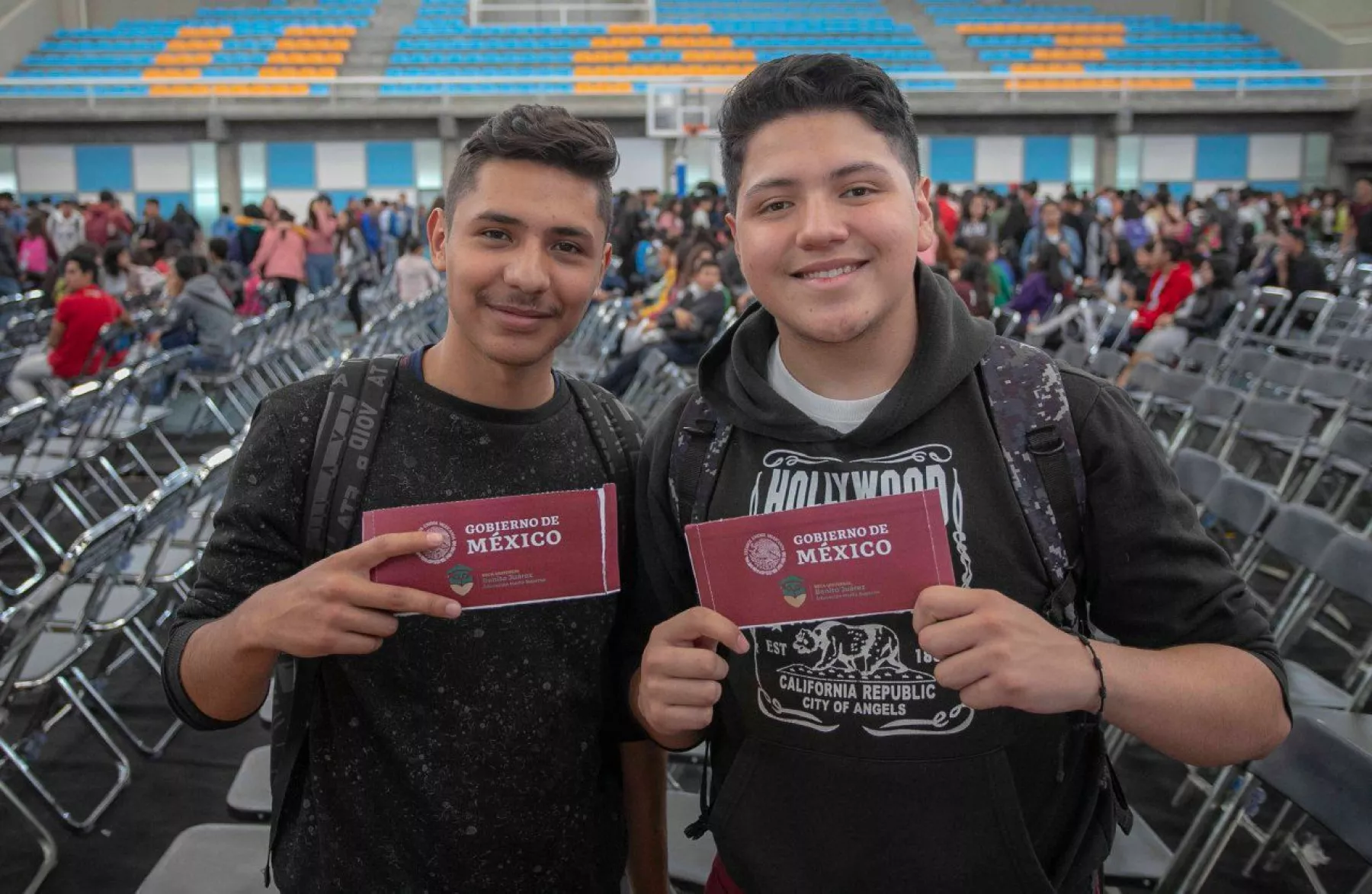 entrega-tarjetas-becas-benito-juarez-2024