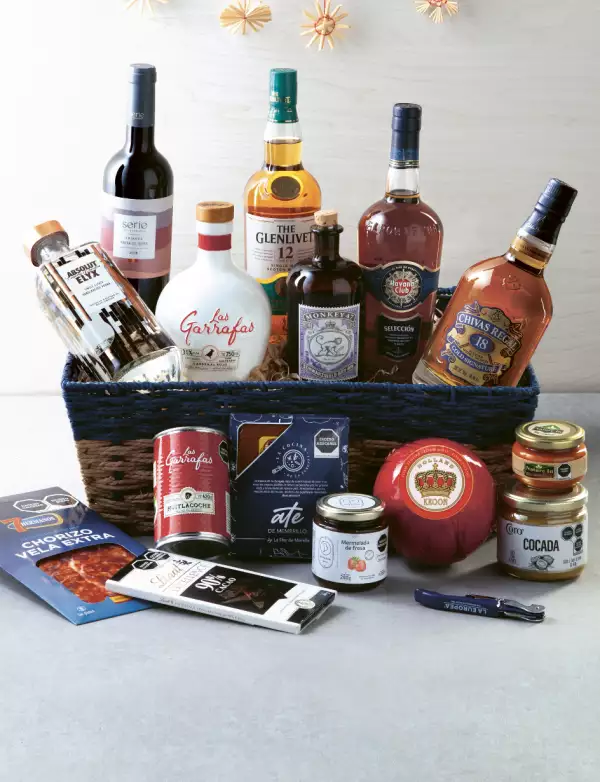 Vista de la canasta de 14 regalos del Catálogo Navideño 2022 de La Europea.