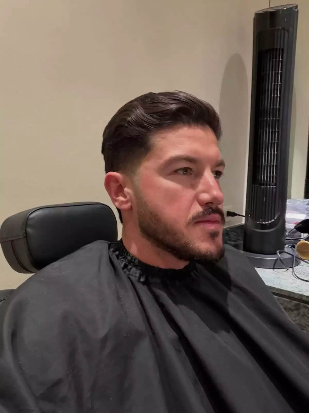 Samuel García enciende las redes con supuesto cambio de look