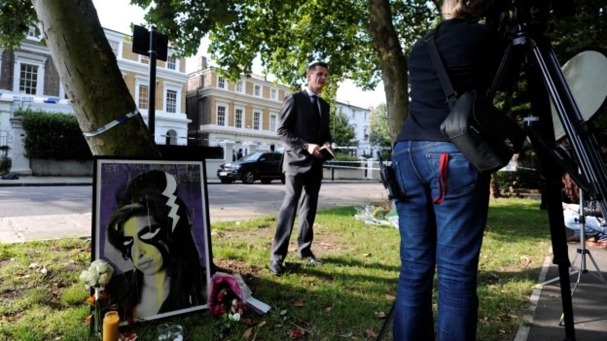 Altar-Winehouse-AFP