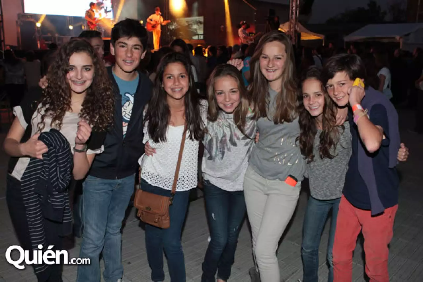 Daniela Unda, Mich Kuri, Valeria Albitos, Ariela González, Jimena Antillón, Ximena Menditopia y Rodrigo Aguirre