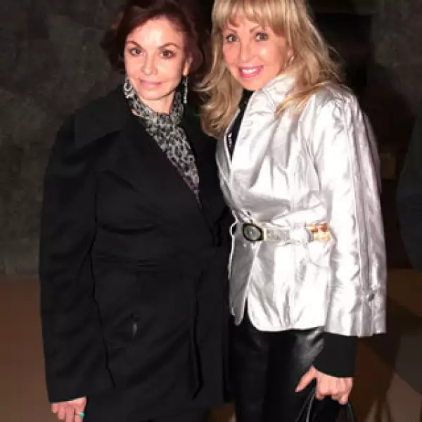 Martha Chapa,Wendy Coss