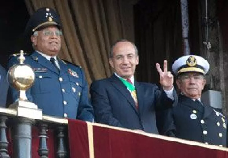 En un hecho sin precedente, el personal femenino del Ejército, Fuerza Aérea y Armada de México tuvo un papel destacado en la columna que recorrió la Plaza de la Constitución.