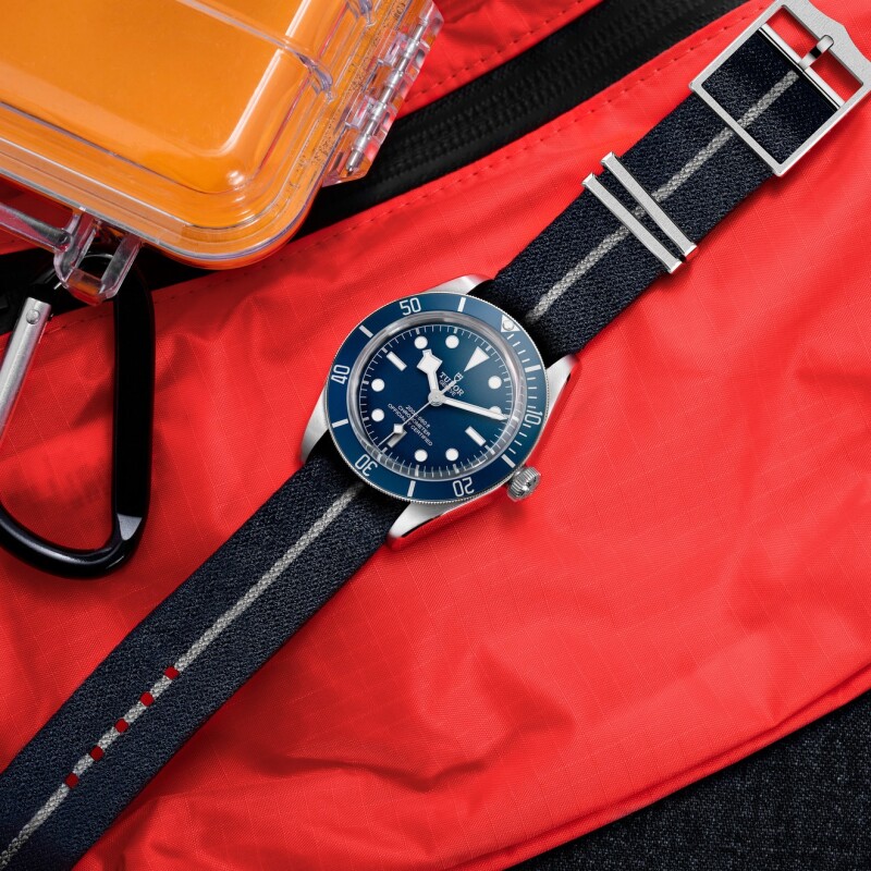 TudorBB58NavyBlue_02.jpg