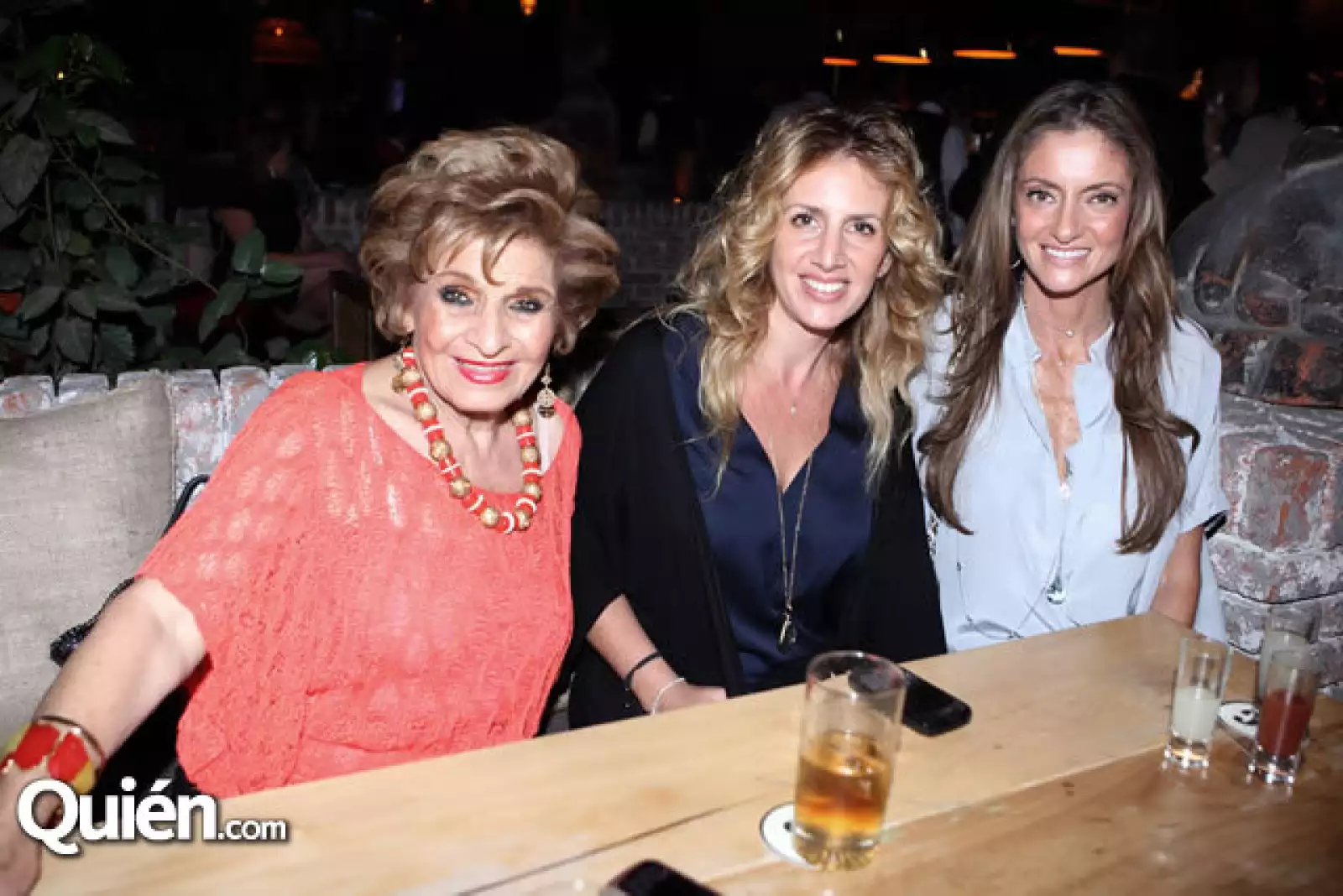 Lily,Julie y Lilian Helfon