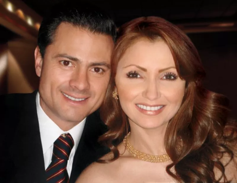 Fue durante el programa "Shalalá", que conduce Katia D´Artigues y Sabina Berman, que finalmente Enrique Peña Nieto aceptó andar de novio de Angélica Rivera.