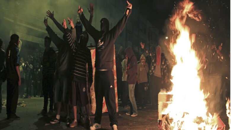 En las mayores protestas en Brasil desde hace dos décadas, el vandalismo y los saqueos han estado presentes. "Es difícil adelantarse al movimiento porque no hay una imagen clara de quiénes son o qué exactamente es lo que harán", dijo un politólogo de la U