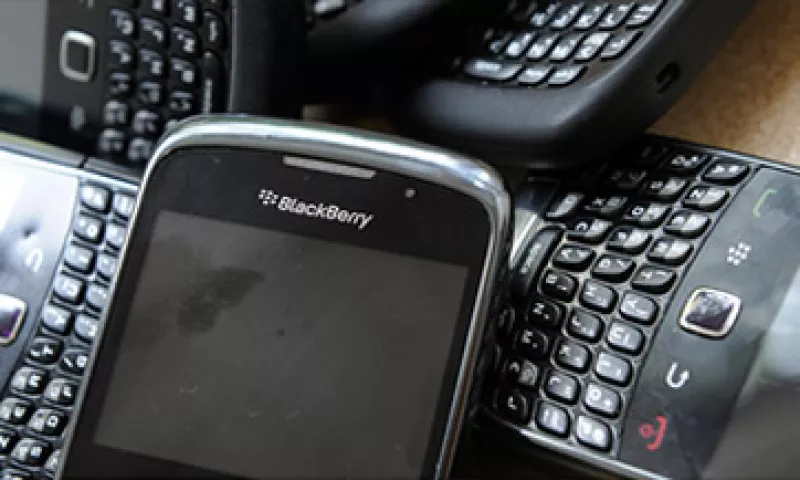Los usuarios de BlackBerry en Europa comenzaron a tener problemas con los servicios de mensajería desde el lunes pasado. (Foto: Cortesía CNNMoney)
