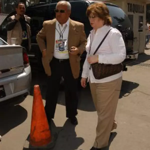 Jode Manuel Alavez, Virginia de Alavez