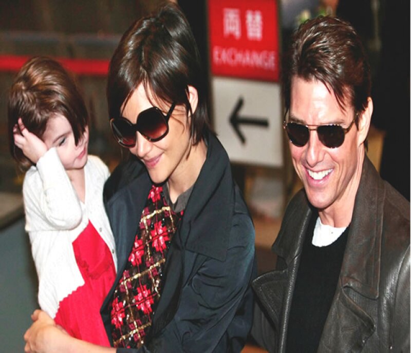 Katie Holmes anunció que se divorciaba de Tom Cruise, trascendió, por seguridad de la pequeña Suri.