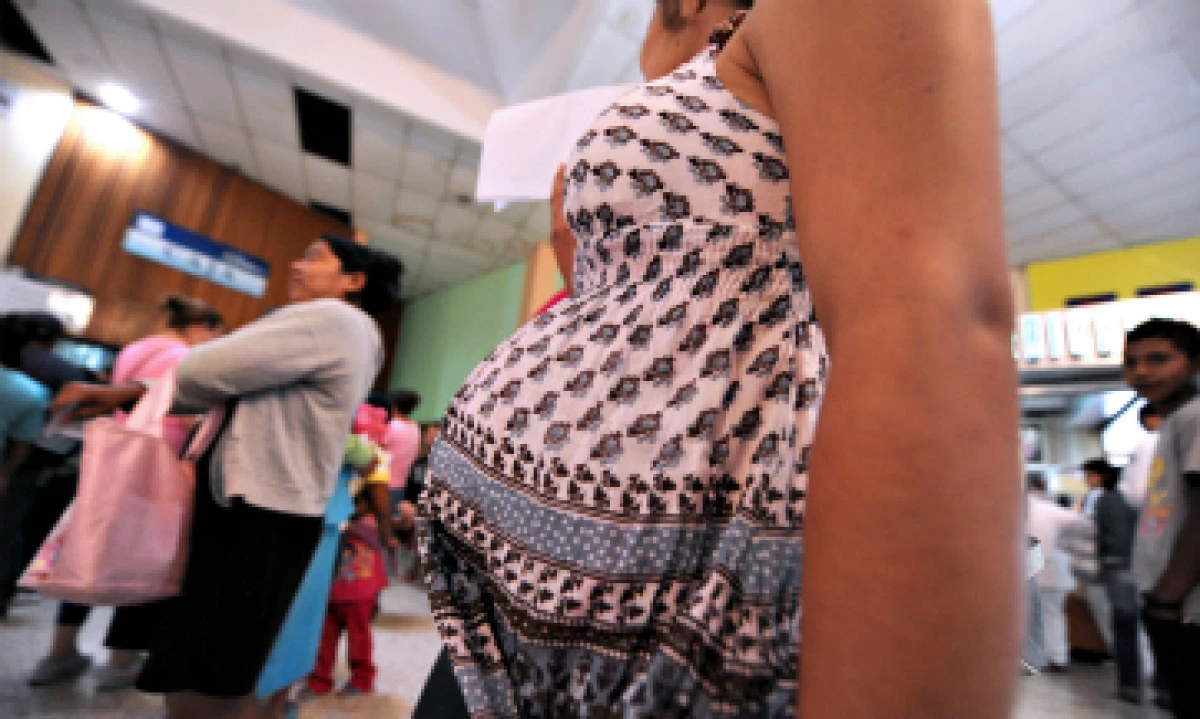 Las autoridades alertaron que las mujeres embarazadas deben tomar mayores precuauciones. (Foto: AFP)