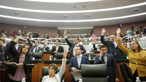 Senadores confiaron que Mando Mixto y Anticorrupción salgan la próxima semana.