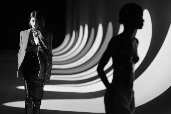 Saint Laurent : Runway - Paris Fashion Week Womenswear Fall/Winter 2020/2021