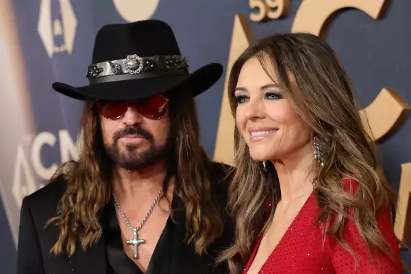 The 59th Annual CMA Awards - Arrivals