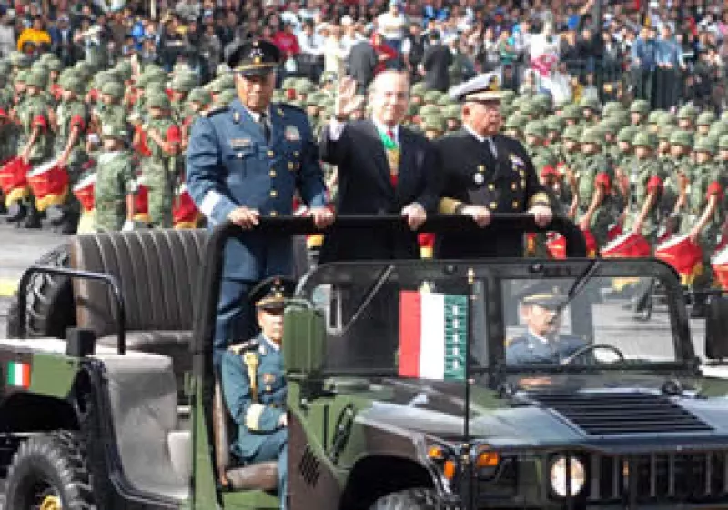 El Gobierno aumentó la creación de plazas en las Secretarías de la Defensa Nacional y de Marina (Foto: Notimex)