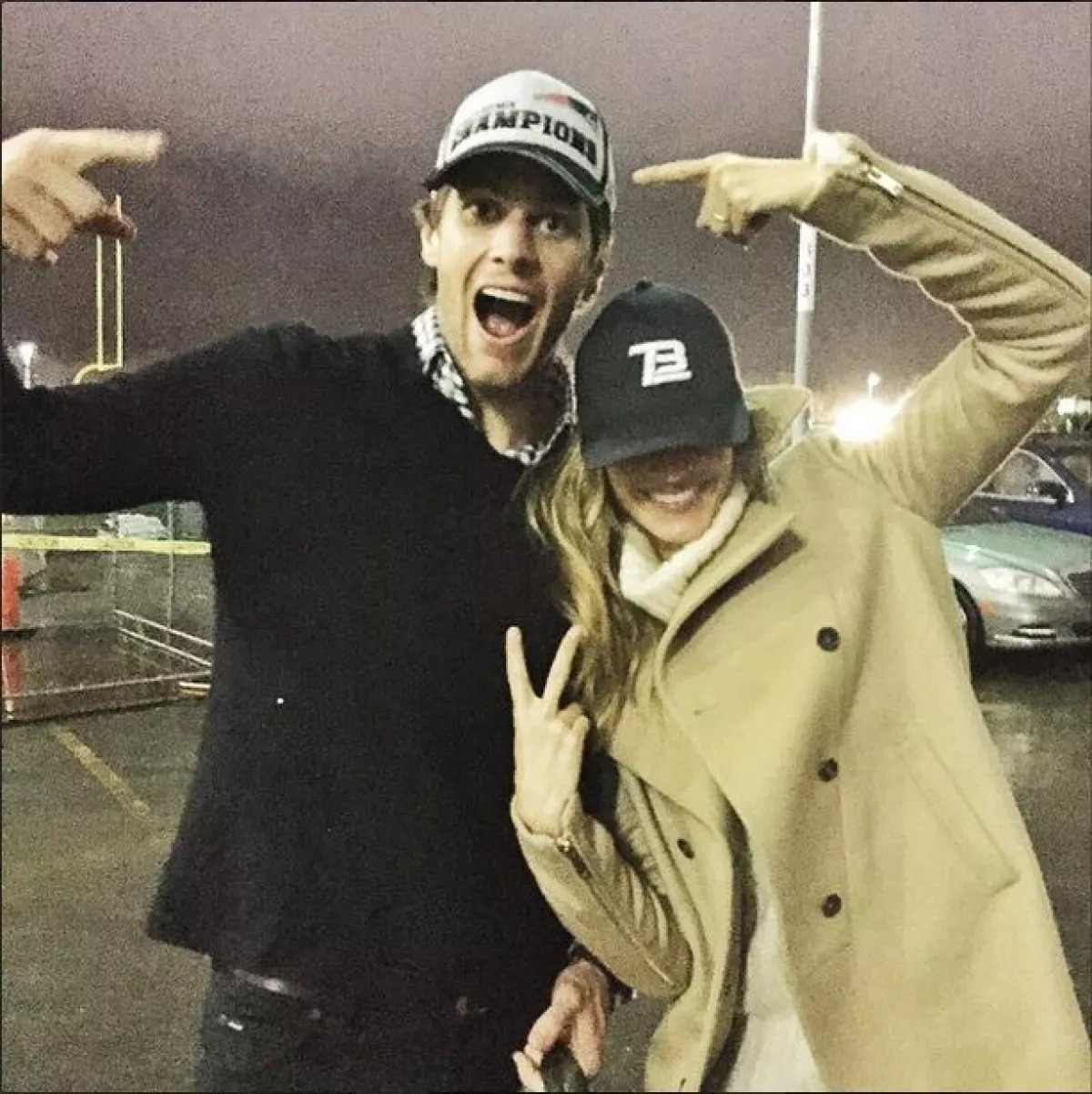 La modelo publicó esta imagen después del triunfo de su esposo en el Super Bowl y se dijo muy orgullosa de él.